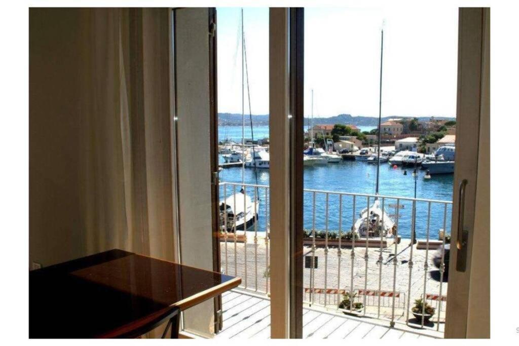 Maison Sur L'Ancien Port, La Maddalena ラ・マッダレーナ エクステリア 写真