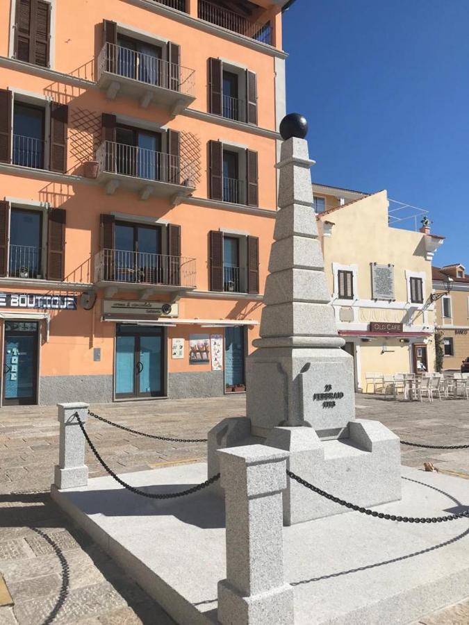 Maison Sur L'Ancien Port, La Maddalena ラ・マッダレーナ エクステリア 写真