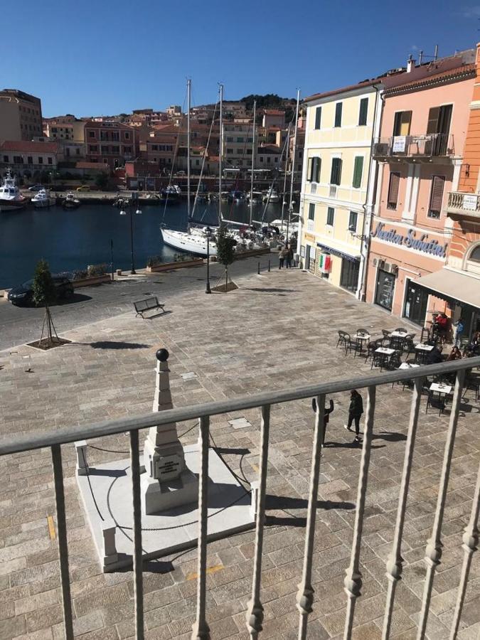 Maison Sur L'Ancien Port, La Maddalena ラ・マッダレーナ エクステリア 写真