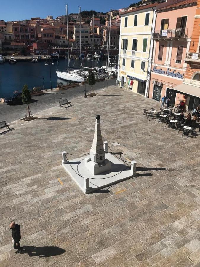 Maison Sur L'Ancien Port, La Maddalena ラ・マッダレーナ エクステリア 写真